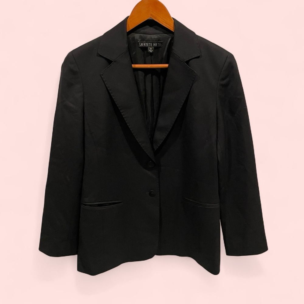 Sleek Lafayette 148 New York black 2 button wool blend blazer stretch pockets